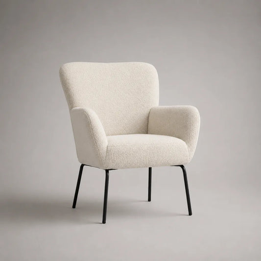 Fauteuil enveloppant en tissu bouclé ivoire avec pieds en acier noir, 74 × 76 × 84 cm